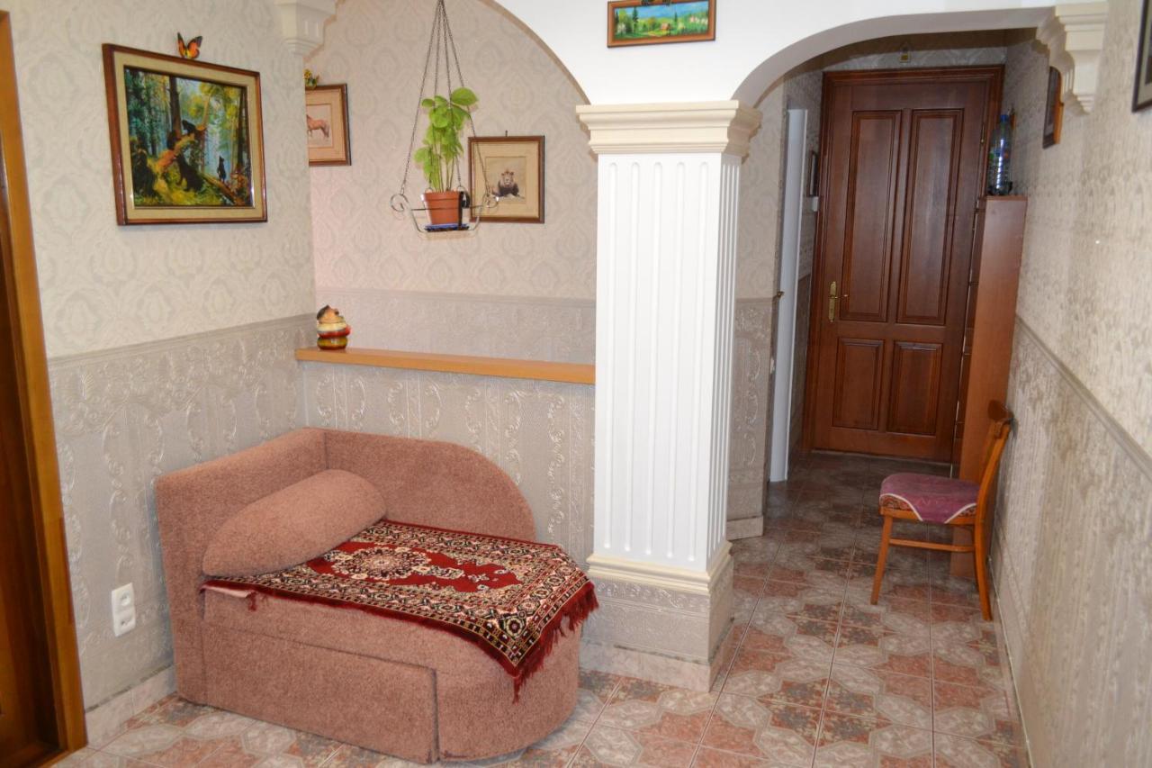 Executive Suite In The Centre Ternopil Exterior photo