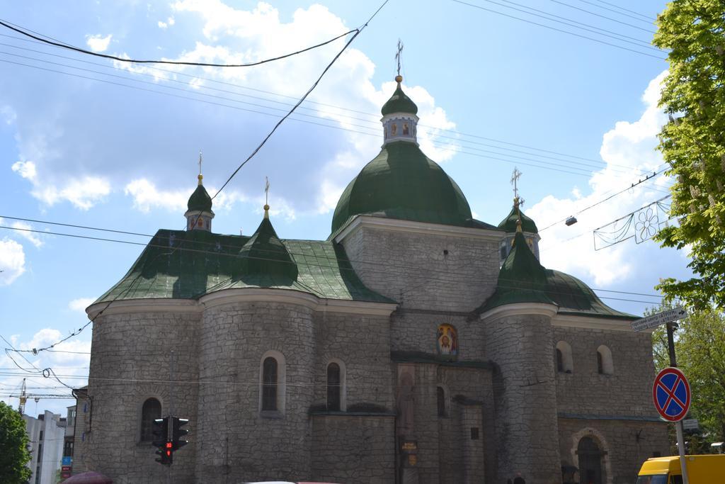Executive Suite In The Centre Ternopil Exterior photo
